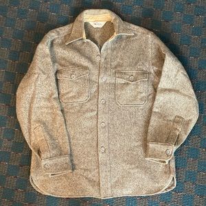 Like new! Woolrich button up shirt jacket!